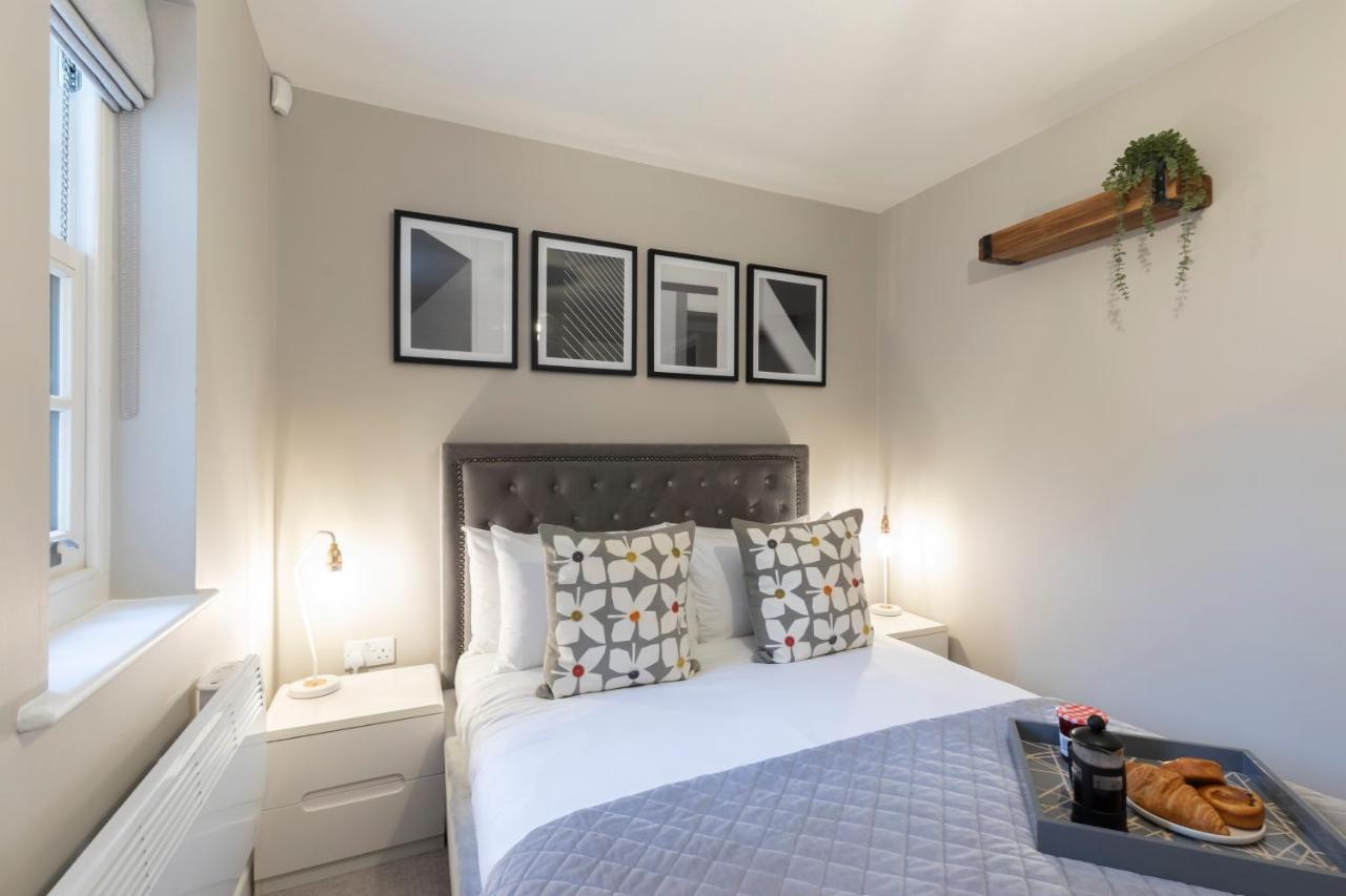 Elliot Oliver - 2 Bedroom Garden Apartment With Parking Cheltenham Kültér fotó